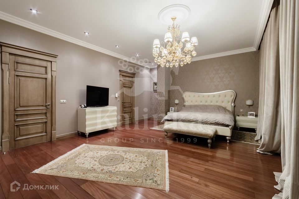 Продаётся 3-комнатная квартира, 130 м²