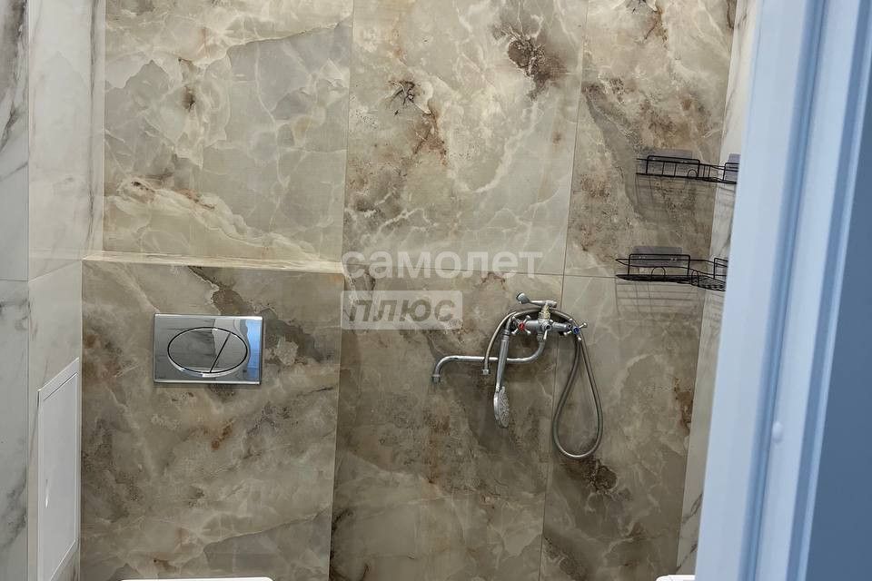 Продаётся 1-комнатная квартира, 42.7 м²