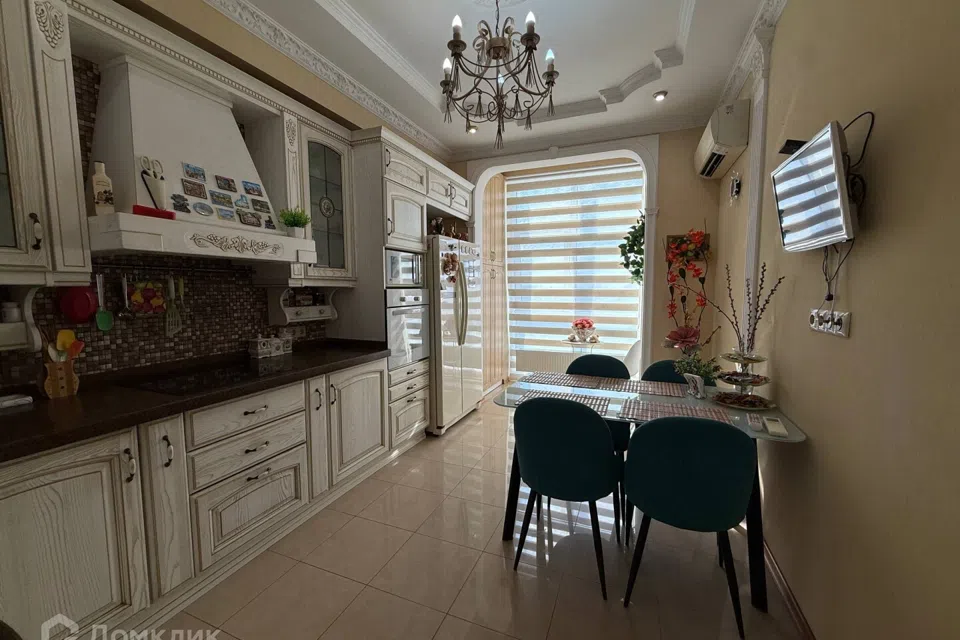 Сдаётся 3-комнатная квартира, 105 м²