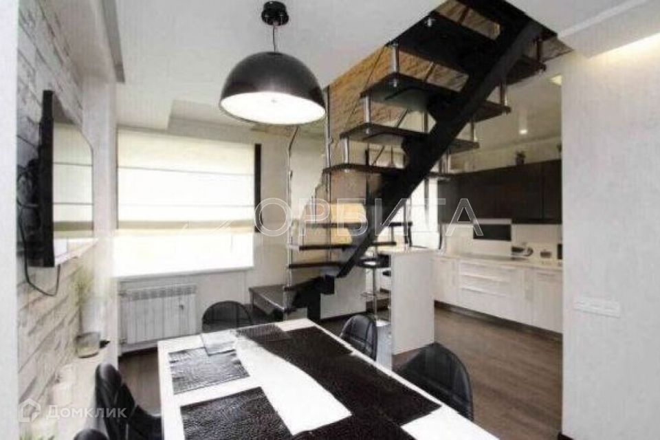 Продаётся 4-комнатная квартира, 130 м²