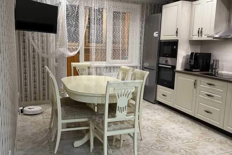 Продаётся 3-комнатная квартира, 90 м²