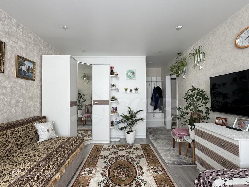 Продаётся 1-комнатная квартира, 42 м²