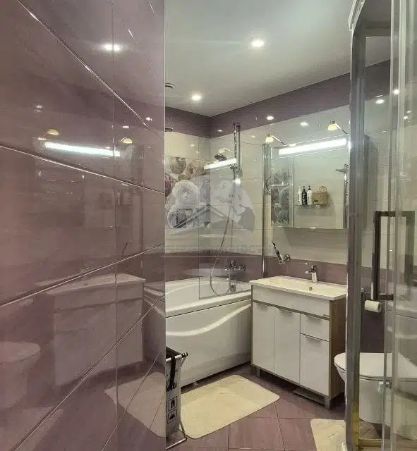 Продаётся 4-комнатная квартира, 132.1 м²