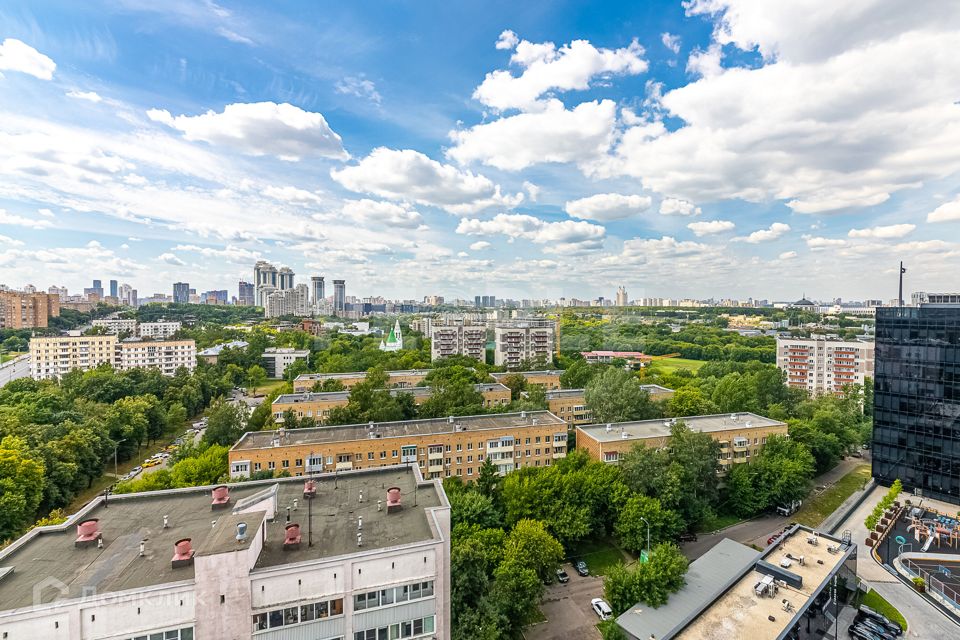 Продаётся 4-комнатная квартира, 137.6 м²