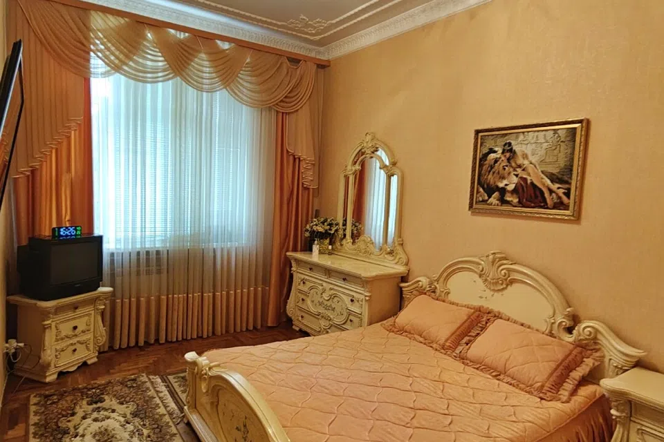Продаётся 4-комнатная квартира, 96 м²