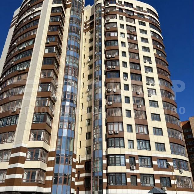 Сдаётся 4-комнатная квартира, 153 м²