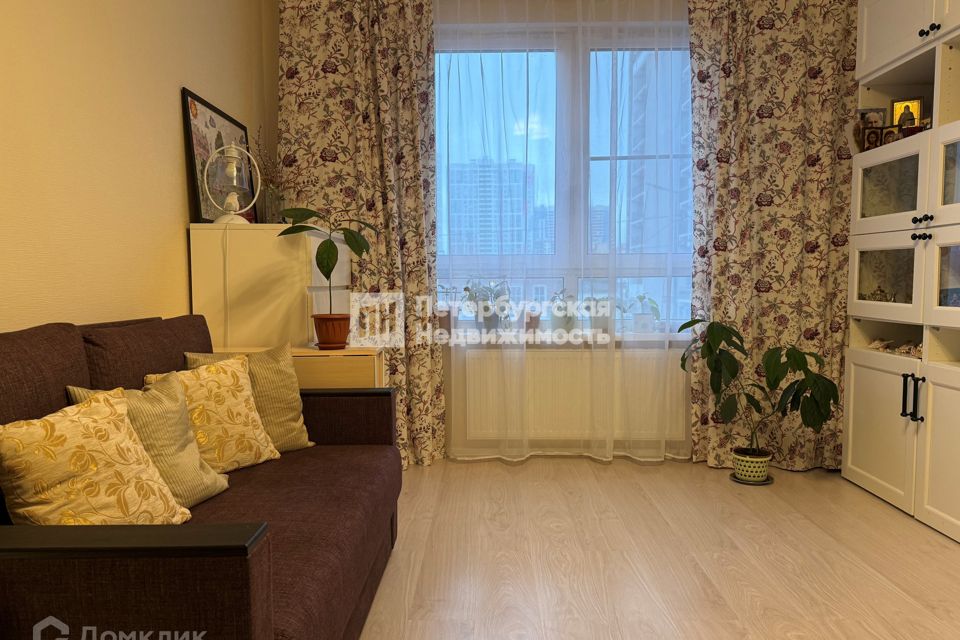 Продаётся 1-комнатная квартира, 37.6 м²