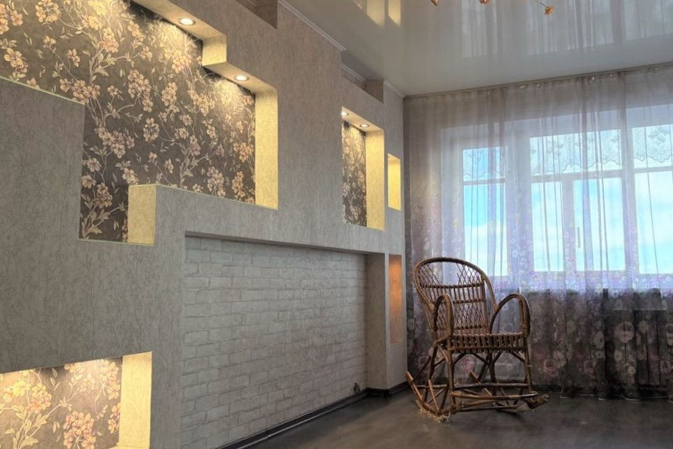 Продаётся 4-комнатная квартира, 61.5 м²