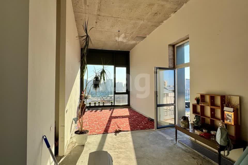 Продаётся 2-комнатная квартира, 77 м²