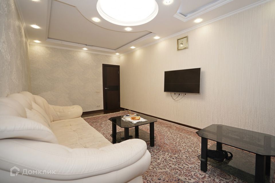 Продаётся 2-комнатная квартира, 72.6 м²