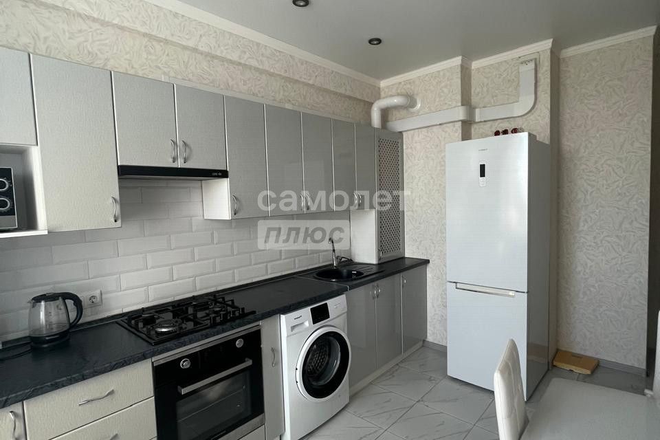 Продаётся 1-комнатная квартира, 42 м²