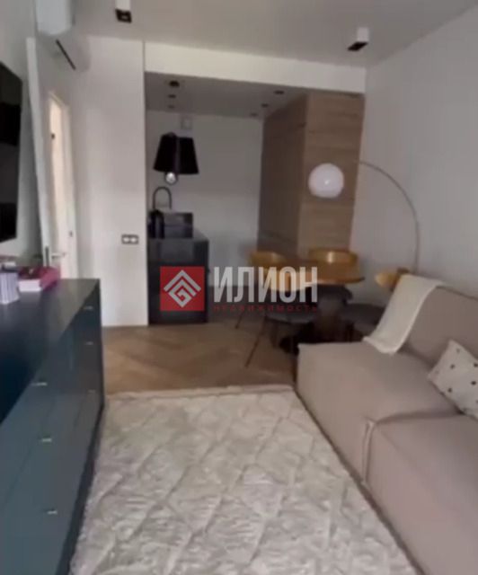 Продаётся 1-комнатная квартира, 42 м²
