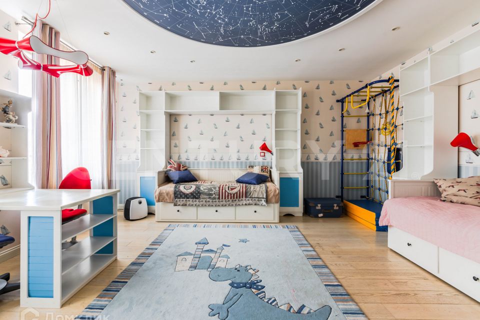 Продаётся 3-комнатная квартира, 126.3 м²
