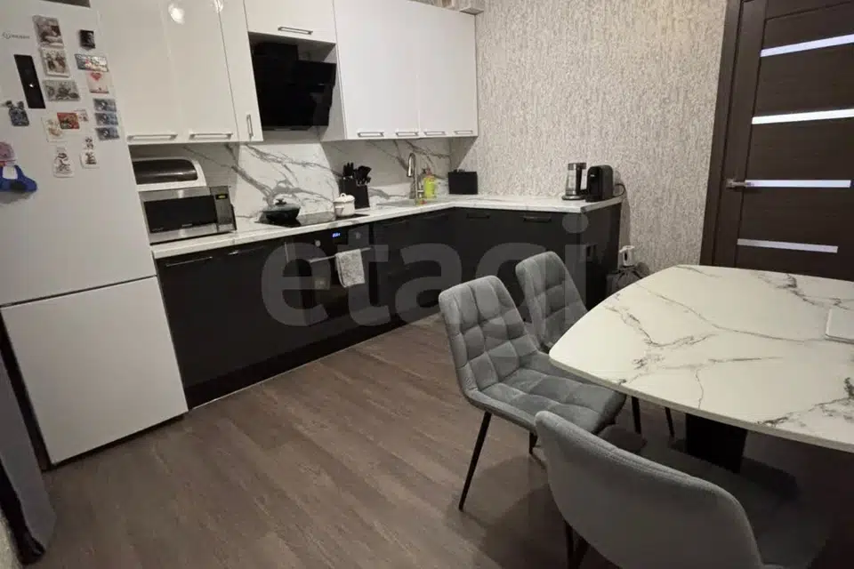 Продаётся 2-комнатная квартира, 65.3 м²
