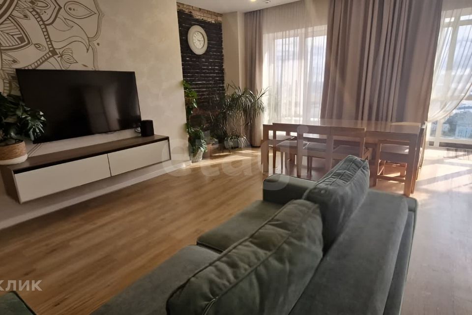 Продаётся 4-комнатная квартира, 146.9 м²