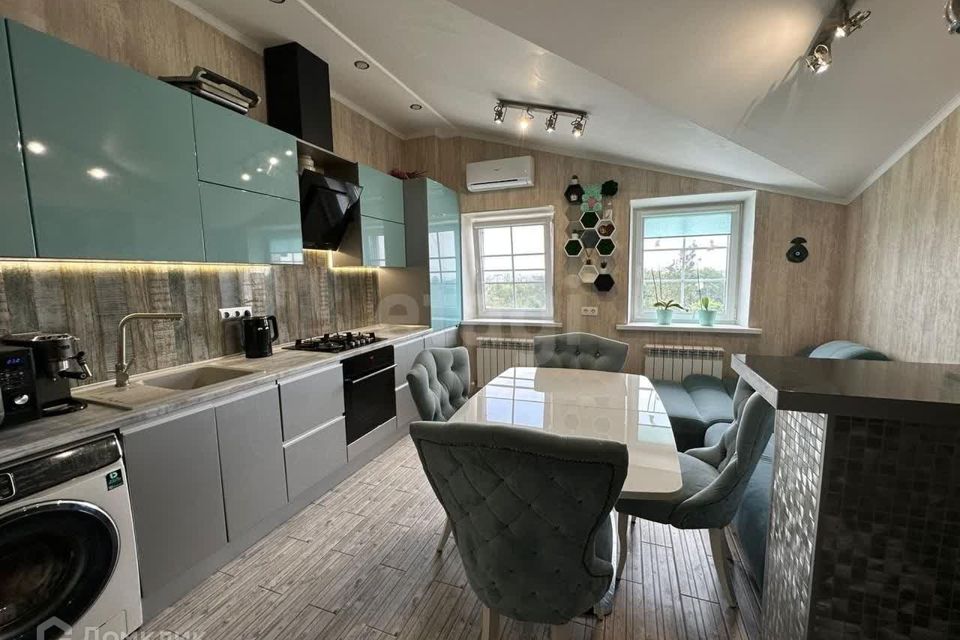 Продаётся 2-комнатная квартира, 56 м²