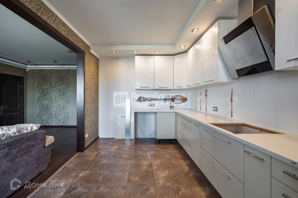 Продаётся 3-комнатная квартира, 111.9 м²