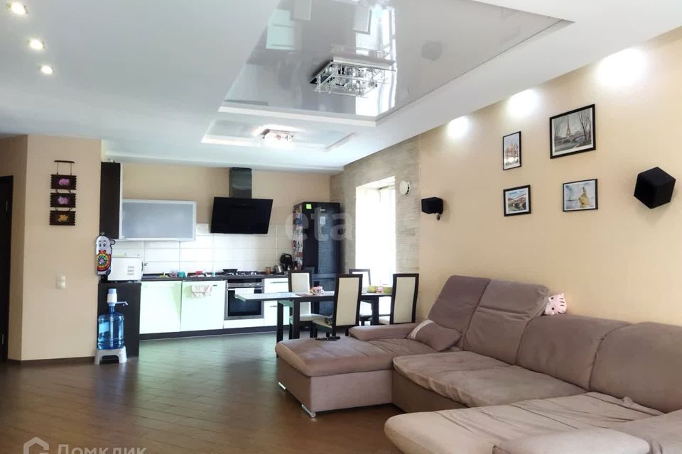 Продаётся 2-комнатная квартира, 64.3 м²