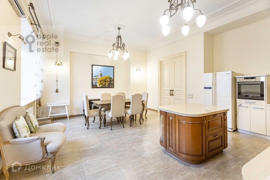 Продаётся 4-комнатная квартира, 160 м²