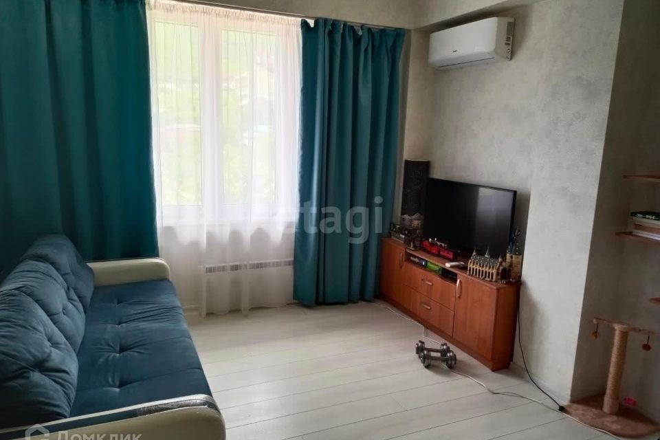 Продаётся 1-комнатная квартира, 49 м²