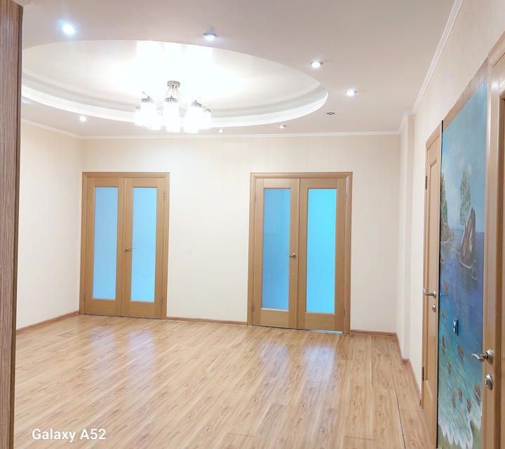 Продаётся 3-комнатная квартира, 106 м²