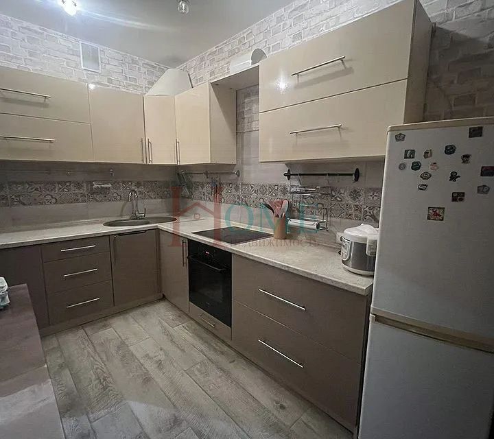 Сдаётся 2-комнатная квартира, 64 м²
