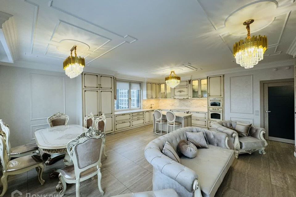 Продаётся 3-комнатная квартира, 120.1 м²