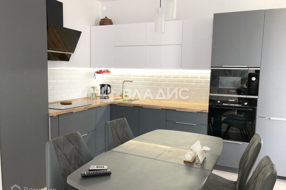 Продаётся 2-комнатная квартира, 69.8 м²