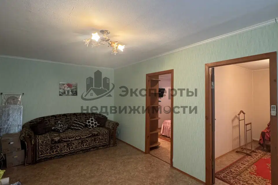 Продаётся 4-комнатная квартира, 61.2 м²