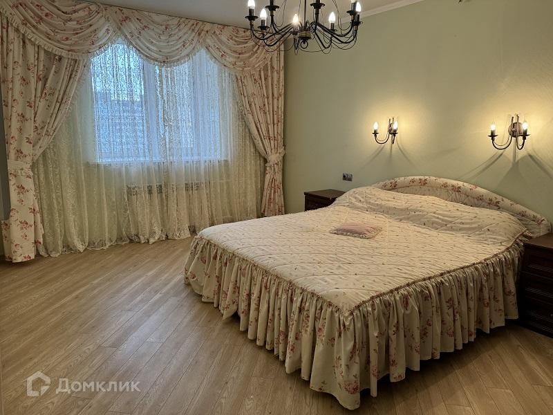 Продаётся 2-комнатная квартира, 100 м²