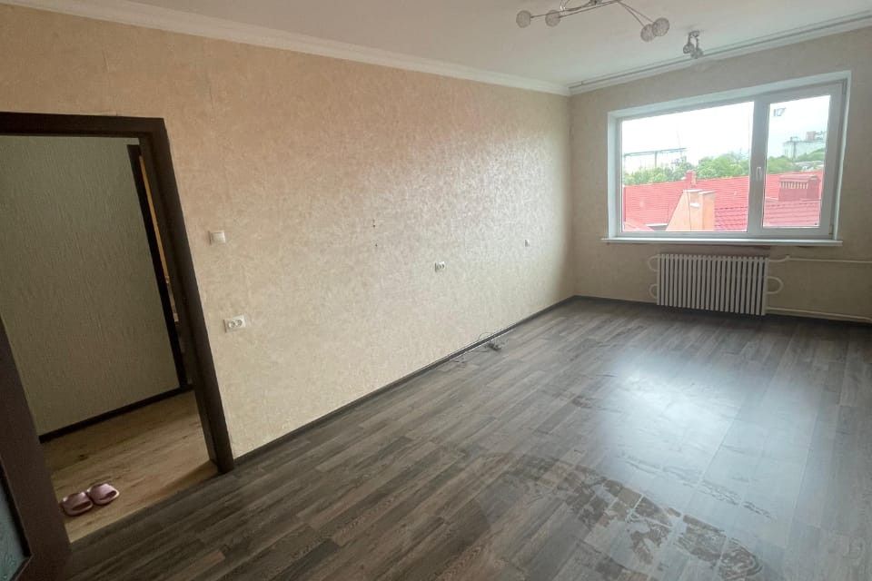Продаётся 1-комнатная квартира, 42 м²