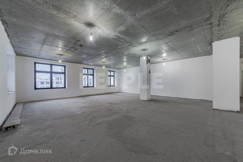 Продаётся 6-комнатная квартира, 279.5 м²