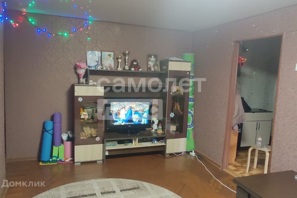 Продаётся 3-комнатная квартира, 55.8 м²