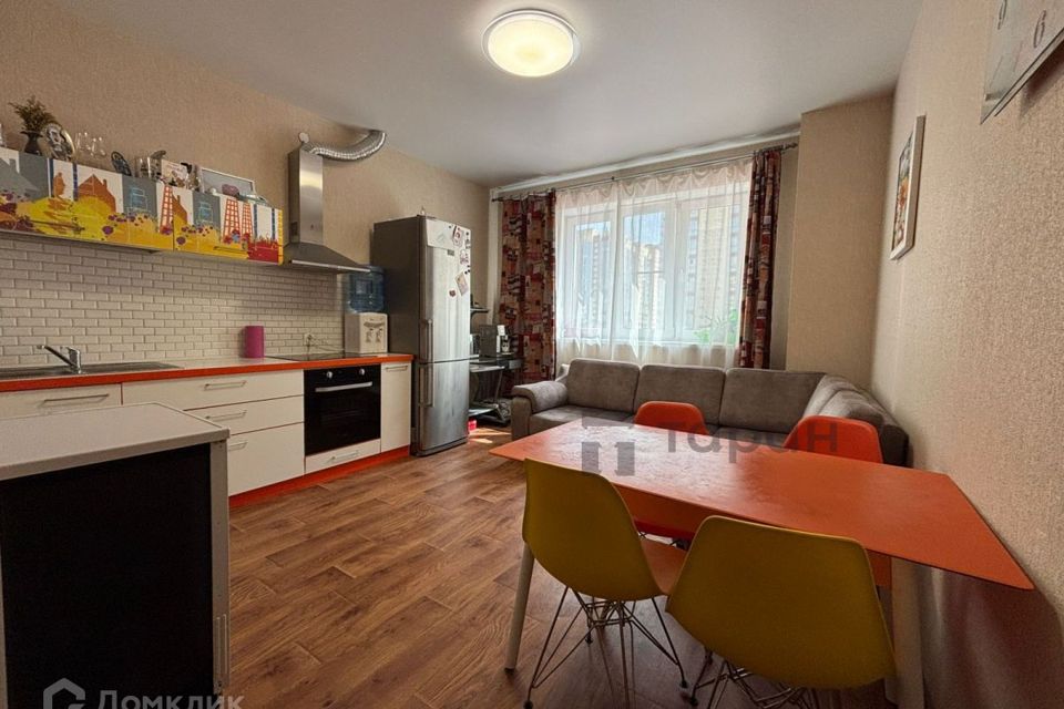 Продаётся 2-комнатная квартира, 66.8 м²