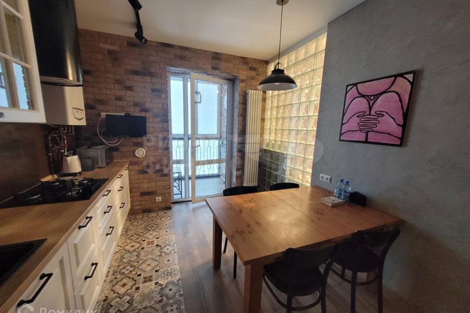 Продаётся 1-комнатная квартира, 42 м²