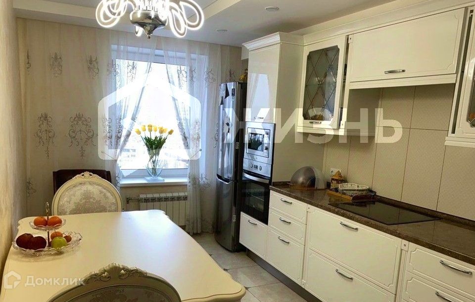 Продаётся 5-комнатная квартира, 160 м²