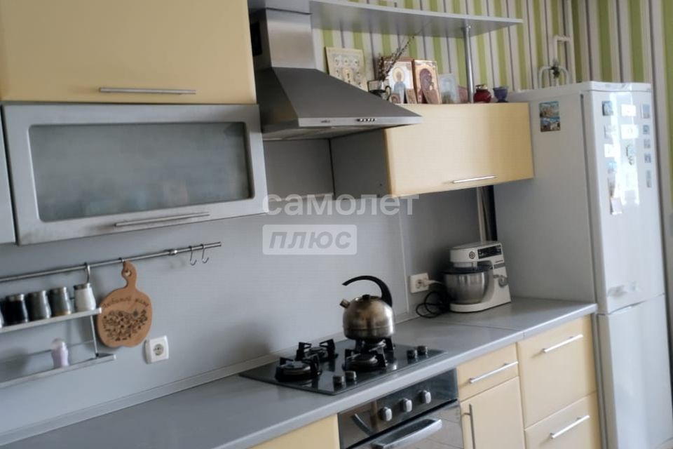 Продаётся 2-комнатная квартира, 60.8 м²