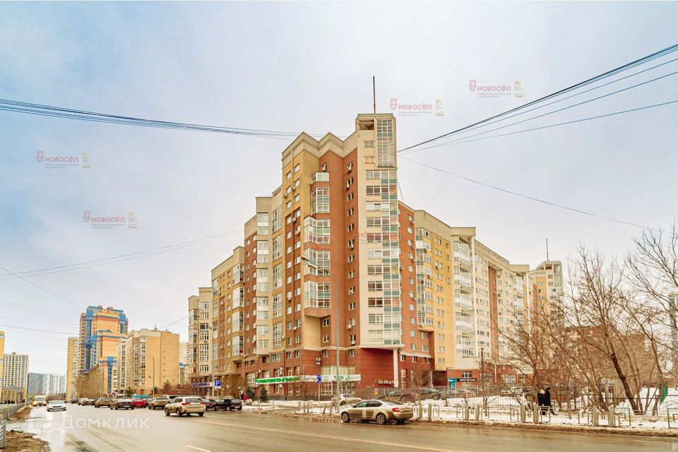 Продаётся 4-комнатная квартира, 142.2 м²