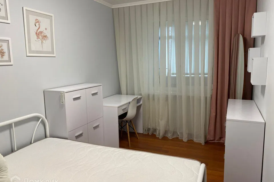 Продаётся 4-комнатная квартира, 79.7 м²