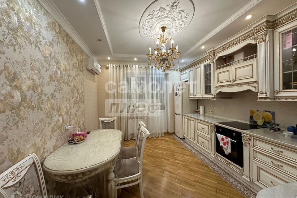 Продаётся 2-комнатная квартира, 71.6 м²