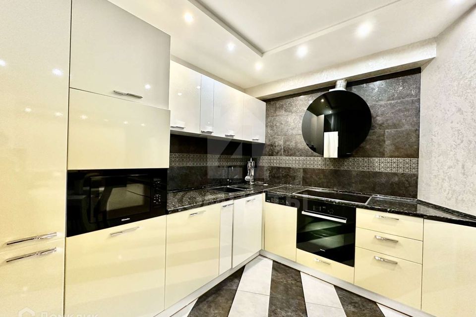 Продаётся 3-комнатная квартира, 103 м²