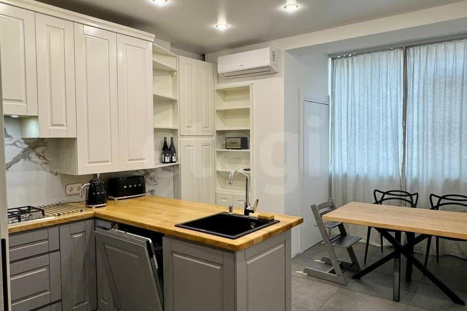 Продаётся 1-комнатная квартира, 48 м²