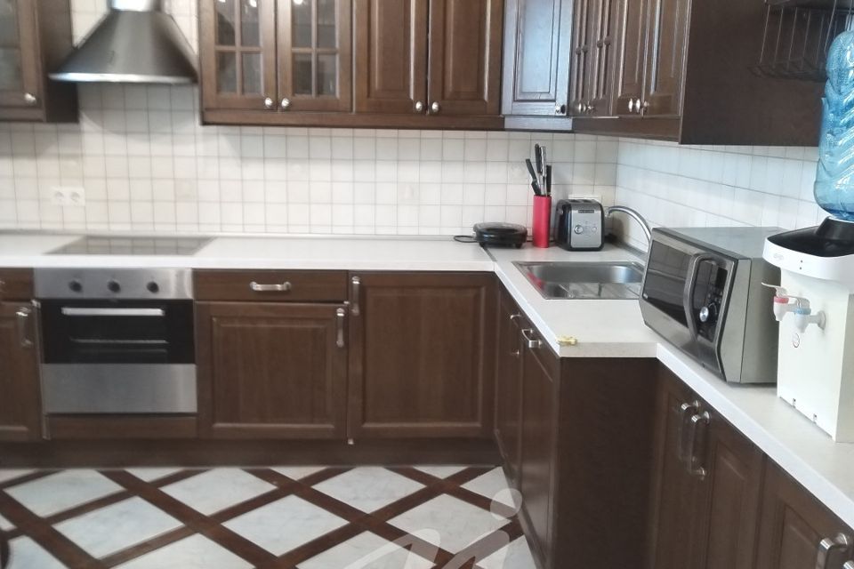 Сдаётся 4-комнатная квартира, 104 м²