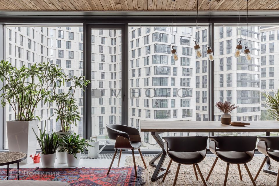 Продаётся 4-комнатная квартира, 150 м²