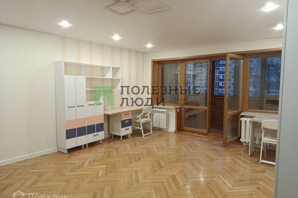 Сдаётся 4-комнатная квартира, 150 м²