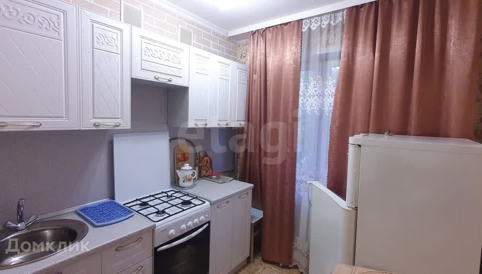 Продаётся 3-комнатная квартира, 48.6 м²