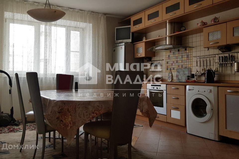 Сдаётся 3-комнатная квартира, 130 м²