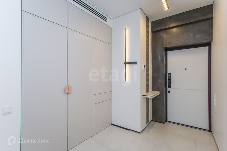 Продаётся 3-комнатная квартира, 114 м²