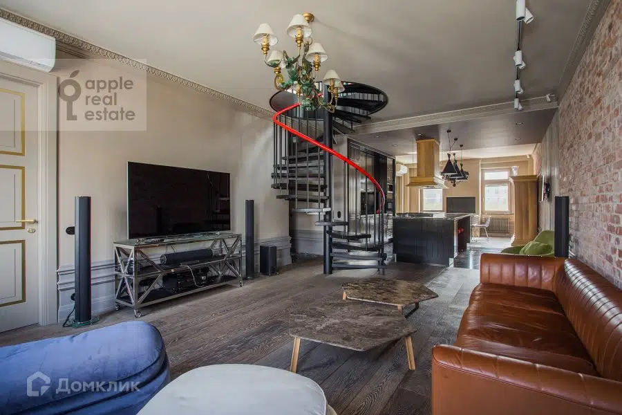 Продаётся 4-комнатная квартира, 182.2 м²