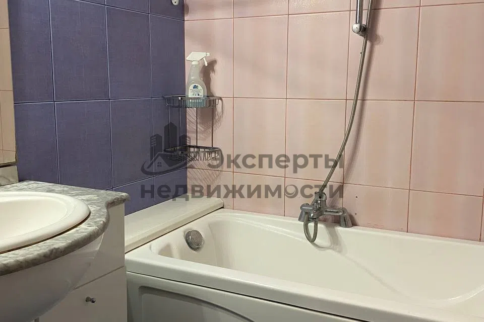 Продаётся 4-комнатная квартира, 83 м²